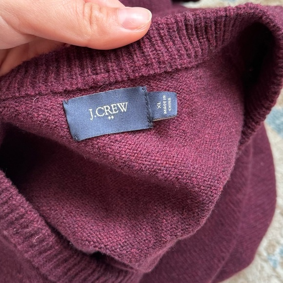 J Crew Men's100% Lambs Wool Pullover Sweater V neck size XL Burgundy color - Picture 6 of 7